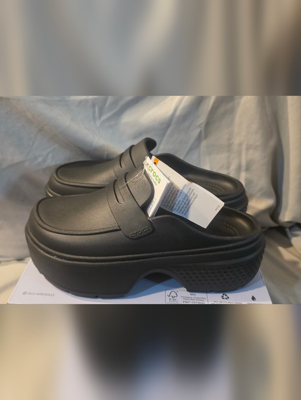 Crocs Stomp Loafer Black 209937-060 Women Size 8 NWOB Defect